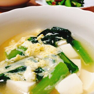 豆腐と小松菜と卵のスープ